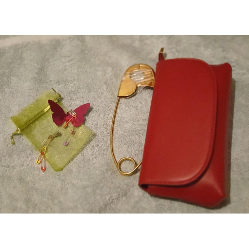 Tasche mit Sicherheitsnadelgriff