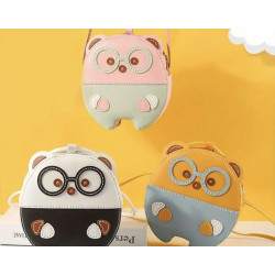 leder Tasche 1 Der kleine Minion mit der Brille