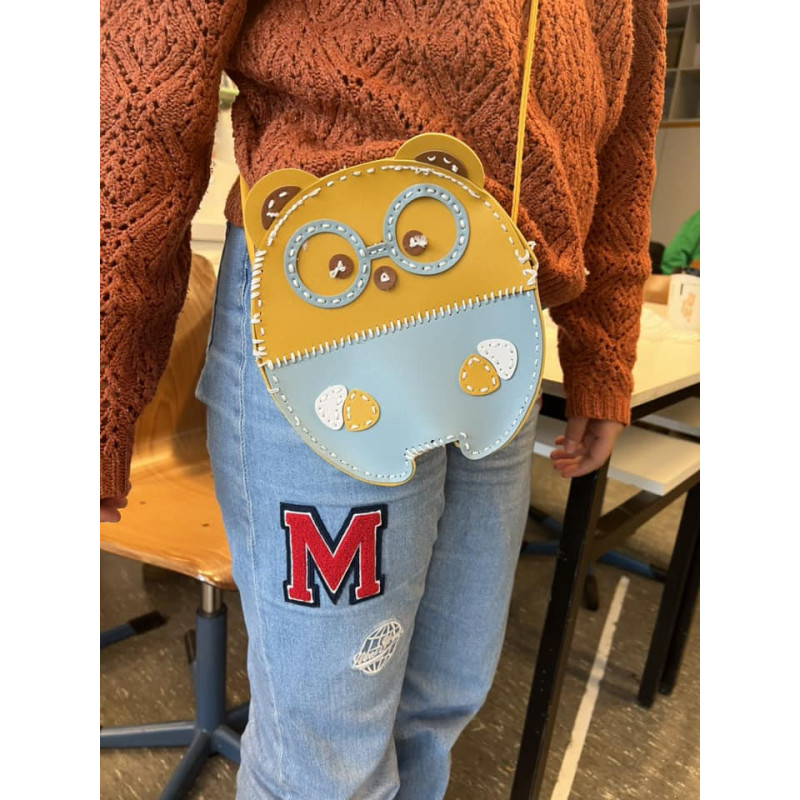 leder Tasche 1 Der kleine Minion mit der Brille